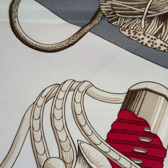 Hermes Red and Gray Scarf Luxurious Accessory - Picture 5 of 8